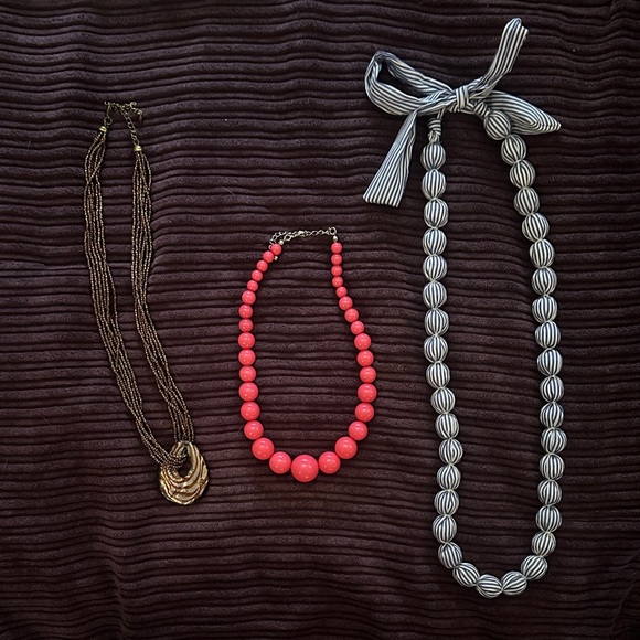 Jewelry - 3 Necklace bundle